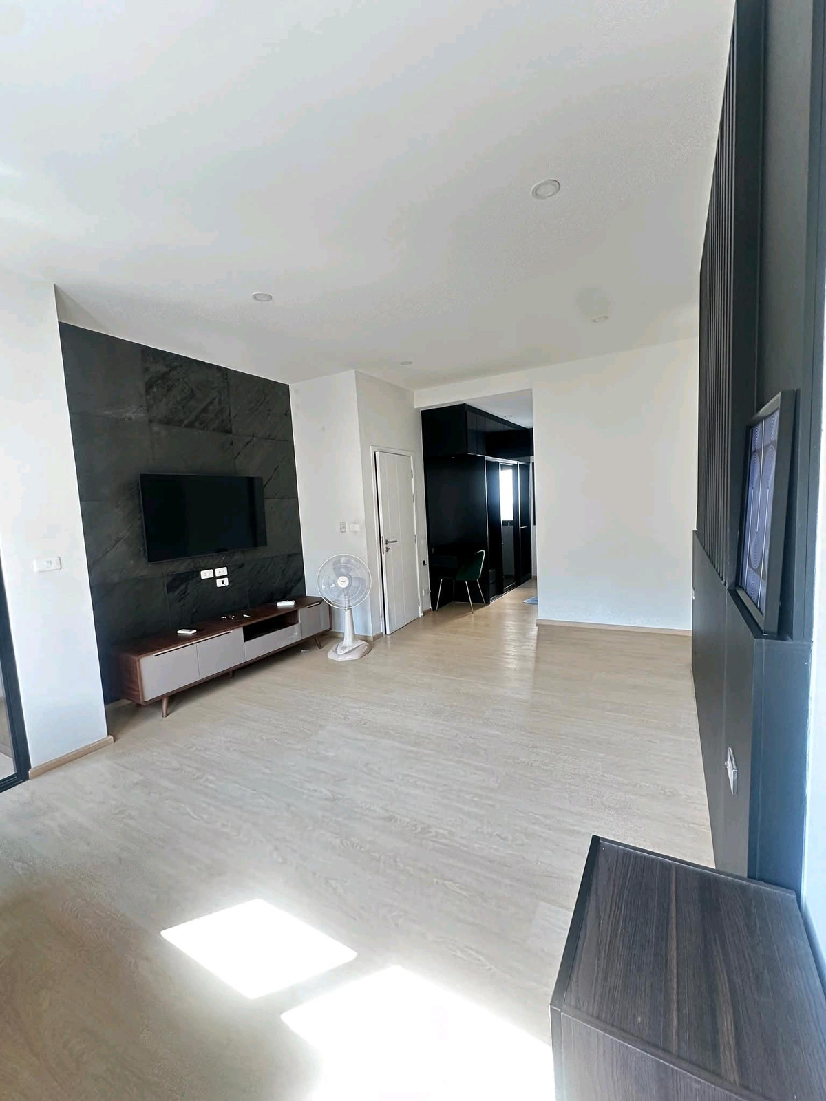 For RentTownhomeLadkrabang, Suwannaphum Airport : ✨ Suitable for an office / company / premium residence, very good location ✨