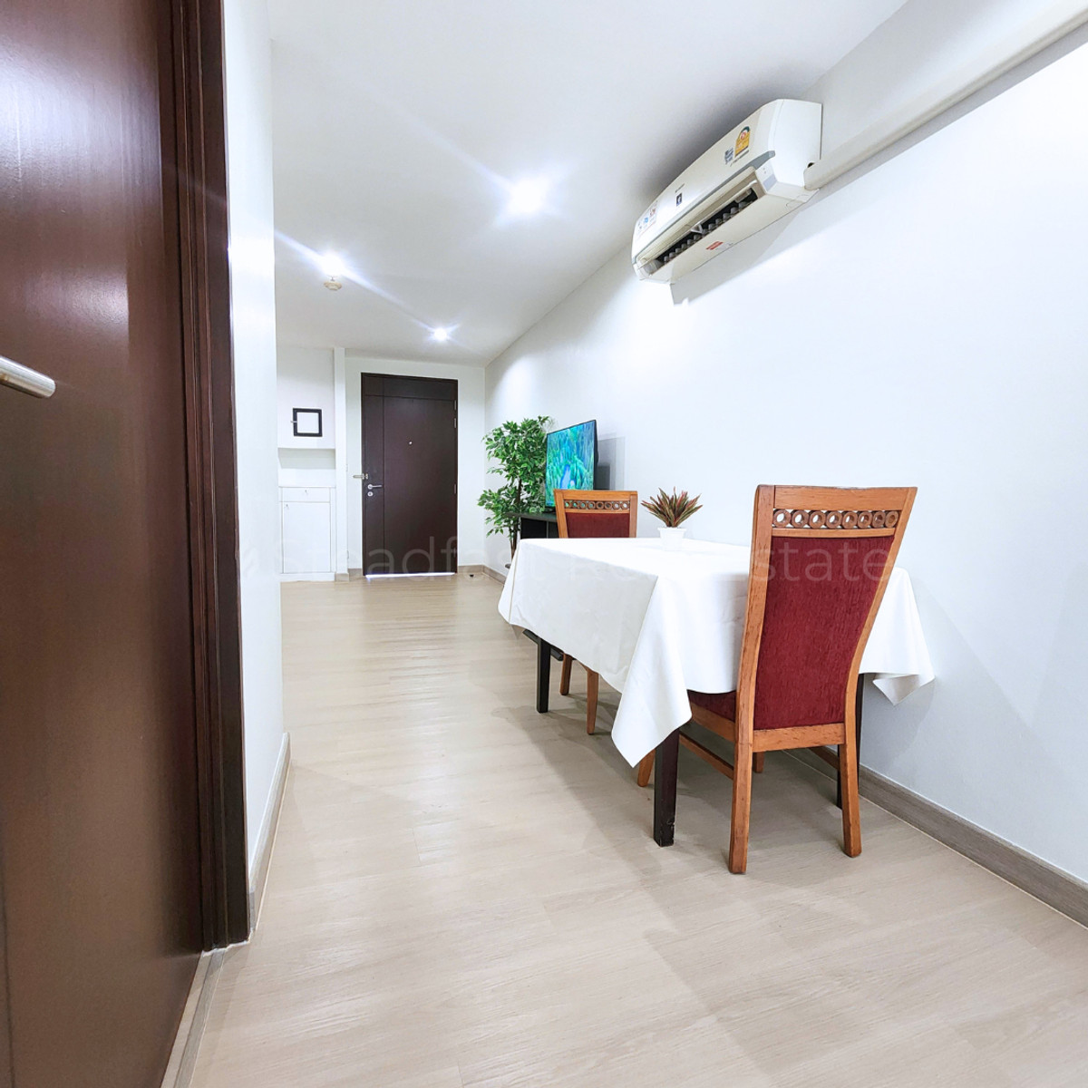 ให้เช่าคอนโดสีลม ศาลาแดง บางรัก : 🏙️ ให้เช่าคอนโดสีลม ซิตี้ รีสอร์ท เดินทางสะดวก ใกล้ BTS / MRT🚆🌳 LINE : @steadfastre