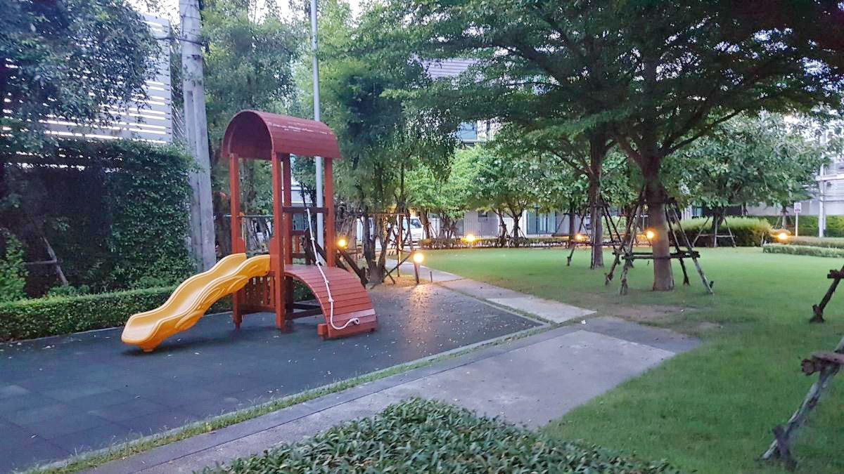 ให้เช่าทาวน์โฮมบางซื่อ วงศ์สว่าง เตาปูน : ให้เช่า บ้านทาวน์โฮมพร้อมเฟอร์นิเจอร์ บิ้วอิน หลังมุม หมู่บ้านฟลอร่าวงศ์สว่าง 