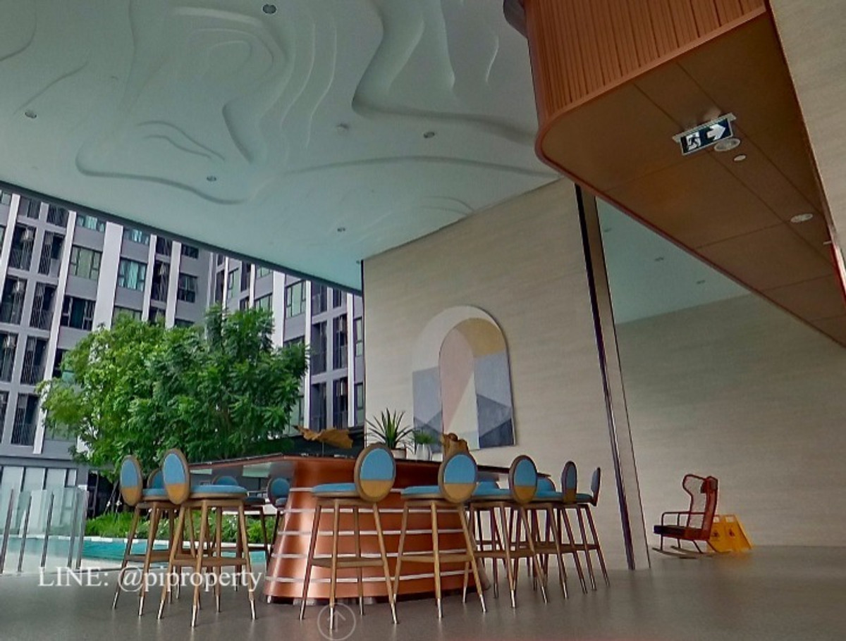 For RentCondoKhlongtoei, Kluaynamthai : Fully furnished 1 Bed unit for rent in Aspire Rama 4. Sukhumvit BTS Phra Khanong - Rama 4 living area. Nice deco and ready to move in. 