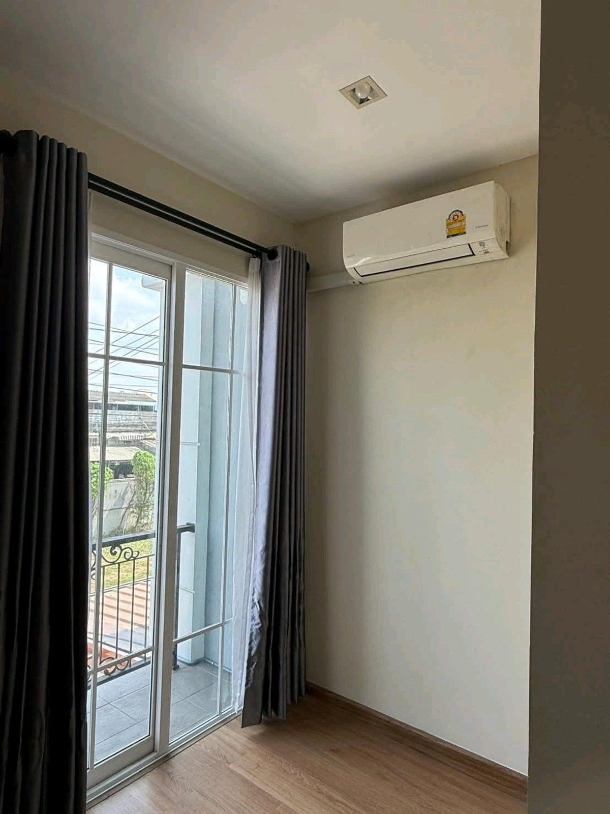 For RentTownhomeSamut Prakan,Samrong : ✨ Location Sukhumvit 76, close to the city, convenient travel, can enter and exit many routes ✨