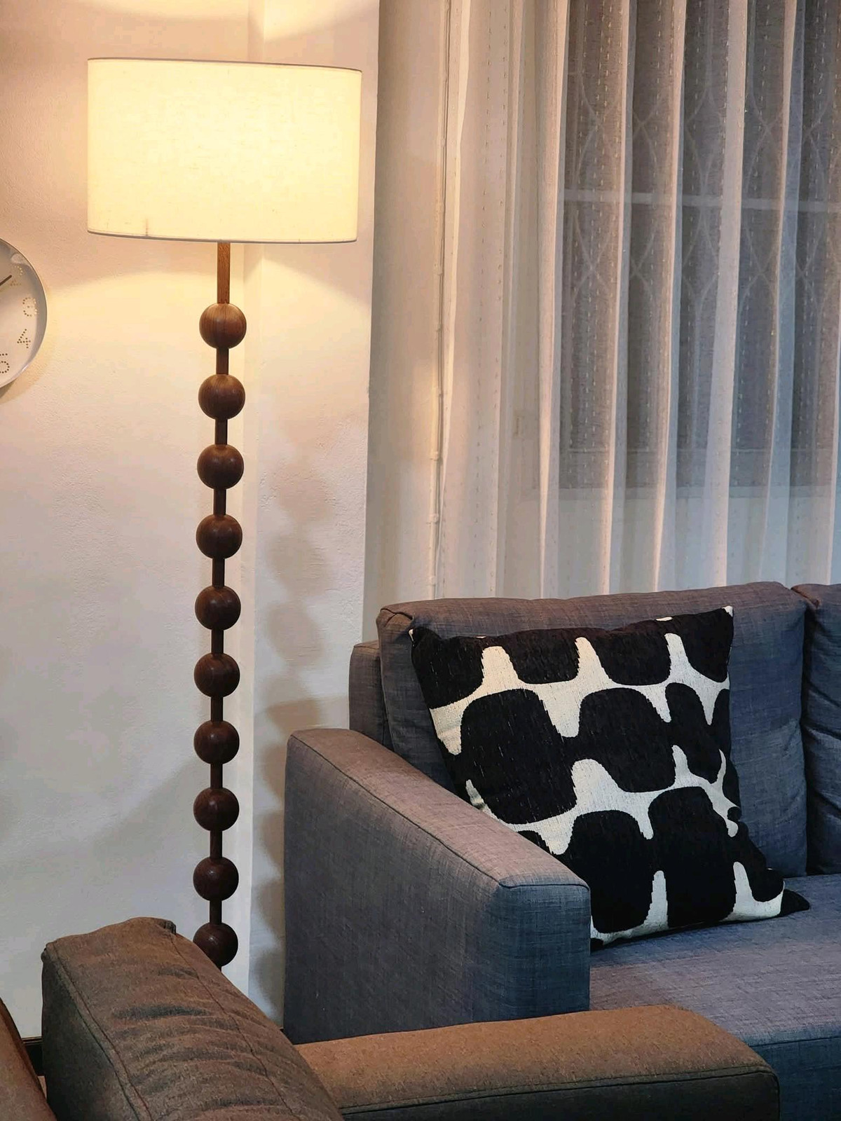 For RentHouseRatchadapisek, Huaikwang, Suttisan : 2-story detached house for rent, luxury level in the heart of Huai Khwang 🛏️ 6 bedrooms 
 🚿 4 bathrooms, near MRT Huai Khwang, furniture & electrical appliances, fully furnished, ready to move in 🛏️ 
 ▪️ Complete electrical appliances ⚡