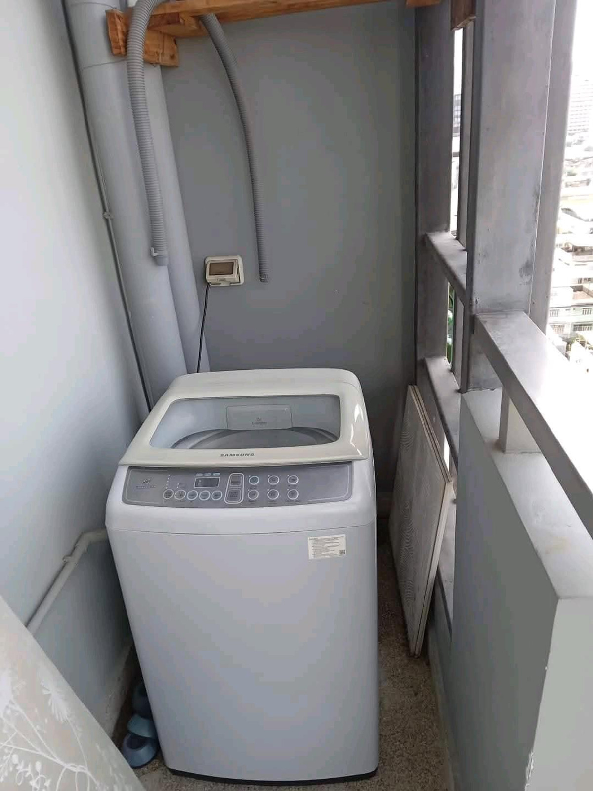 For RentCondoRatchathewi,Phayathai : Prime location near BTS Ratchathewi, convenient travel, near Siam, Fully Furnished, ready to move in immediately.