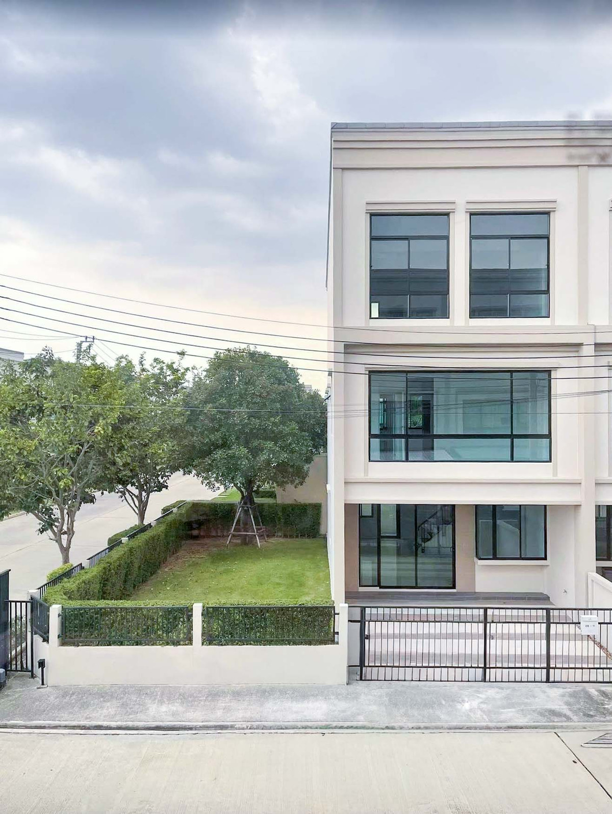 ให้เช่าทาวน์โฮมอ่อนนุช อุดมสุข : ให้เช่า บ้าน Q Prime สุขุมวิท 77 ทาวน์โฮม 3 ชั้น หลังมุม แบบ 3 นอน 4 น้ำ 46 ตรว 180 ตรม พร้อมเฟอร์ ใกล้ MRT ศรีนุช อ่อนนุช ศรีนครินทร์ อุดมสุข พัฒนาการ: KT26R-006