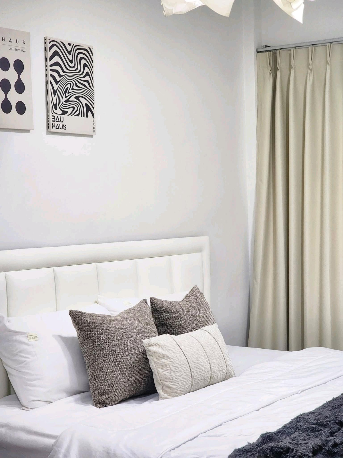 For RentHouseRatchadapisek, Huaikwang, Suttisan : 2-story detached house for rent, luxury level in the heart of Huai Khwang 🛏️ 6 bedrooms 
 🚿 4 bathrooms, near MRT Huai Khwang, furniture & electrical appliances, fully furnished, ready to move in 🛏️ 
 ▪️ Complete electrical appliances ⚡