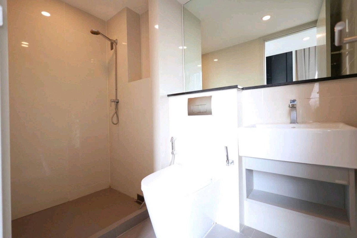For RentCondoSathorn, Narathiwat : Near BTS St. Louis 
 for rent: Knightsbridge Prime Sathorn | Duplex, beautiful room, high floor in the heart of the CBD, Sathorn, furniture + complete electrical appliances. Ready to move in