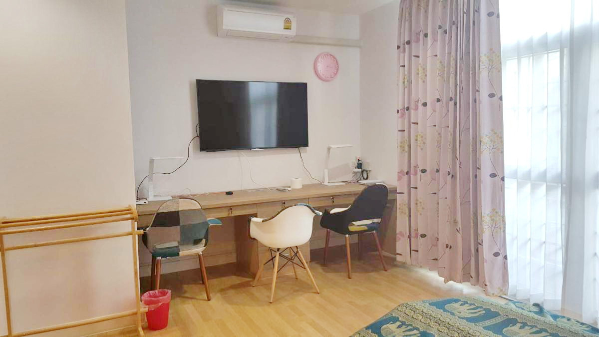 ให้เช่าทาวน์โฮมบางซื่อ วงศ์สว่าง เตาปูน : ให้เช่า บ้านทาวน์โฮมพร้อมเฟอร์นิเจอร์ บิ้วอิน หลังมุม หมู่บ้านฟลอร่าวงศ์สว่าง 