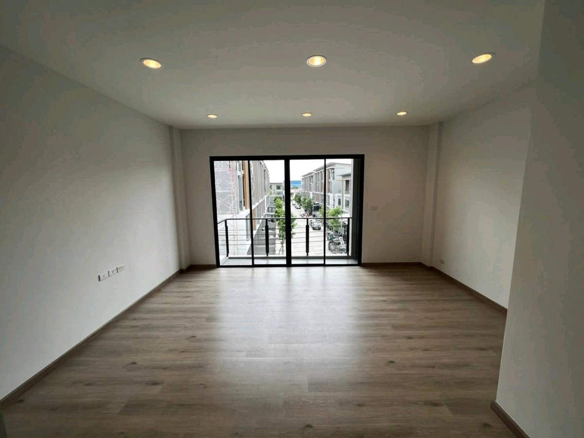 ให้เช่าทาวน์โฮมนวมินทร์ รามอินทรา : 🏡 ทาวน์โฮม 3 ชั้น หลังใหญ่ ติดถนนเมน ทำเลศักยภาพ ทำเลดี ใกล้ทางด่วน + รถไฟฟ้า เดินทางสะดวกสุดๆ