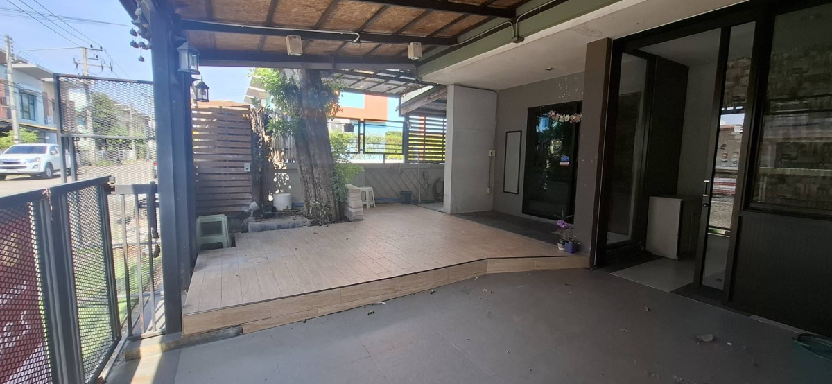 ขายทาวน์โฮมปทุมธานี รังสิต ธรรมศาสตร์ : ขายทาวน์เฮ้าส์/ทาวน์โฮม  ไอดีไซน์ ลำลูกกา-คลอง 3 ห้องมุม รีโนเวทใหม่ ลาดสวาย ลำลูกกา ปทุมธานี CX-150611