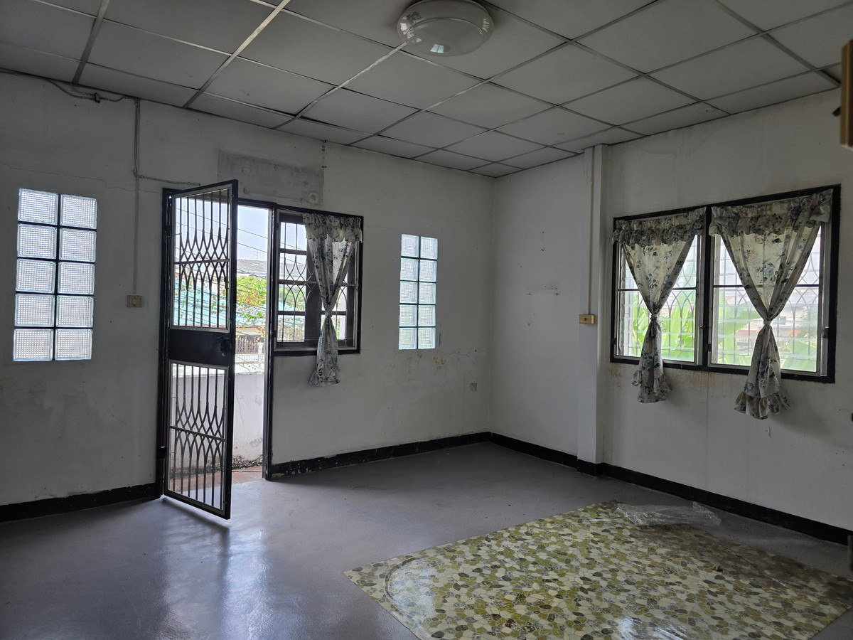 ขายทาวน์โฮมลาดพร้าว101 แฮปปี้แลนด์ : ขายทาวน์เฮ้าส์ 2 ชั้น หมู่บ้านเย็นสุข ลาดพร้าว 87 หลังริม