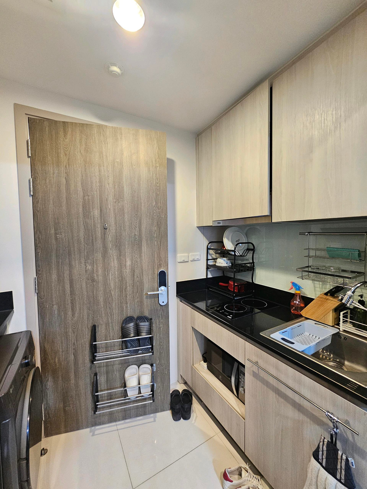 ขายคอนโดบางนา แบริ่ง ลาซาล : ห้องสวย พร้อมอยู่ ชั้น 28 ขนาด 1 นอน 1 น้ำ 35 ตรม.
✨ วิวสระ + วิวเมือง + วิวหมู่บ้านเลคไซด์ วิลล่า (โล่ง ไม่บล็อก)