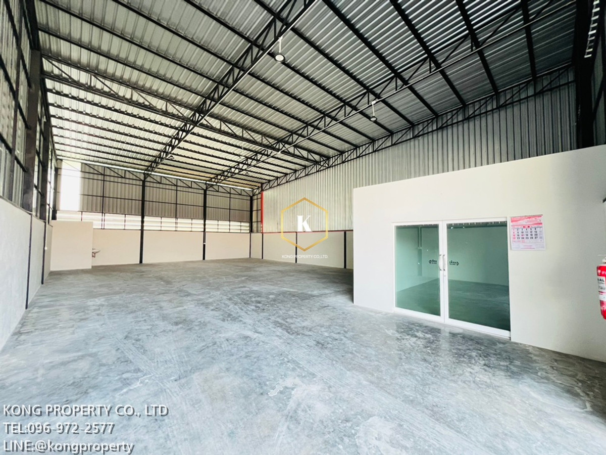 For RentWarehouseNonthaburi, Bang Yai, Bangbuathong : Warehouse for rent, Bang Yai, Nonthaburi, area 228 sq m, trailer, 40 foot van available.