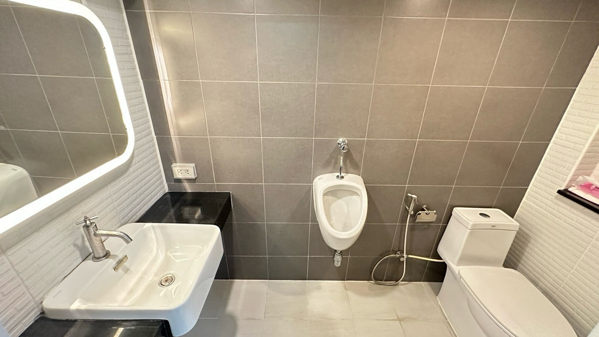 ให้เช่าบ้านสุขุมวิท อโศก ทองหล่อ : บ้านเดี่ยวทำเลเอกมัย ให้เช่า 3 ห้องนอน  house for rent ekamai 12