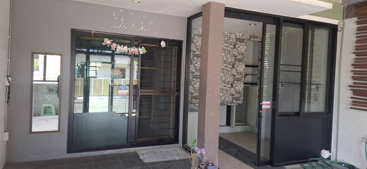 ขายทาวน์โฮมปทุมธานี รังสิต ธรรมศาสตร์ : ขายทาวน์เฮ้าส์/ทาวน์โฮม  ไอดีไซน์ ลำลูกกา-คลอง 3 ห้องมุม รีโนเวทใหม่ ลาดสวาย ลำลูกกา ปทุมธานี CX-150611