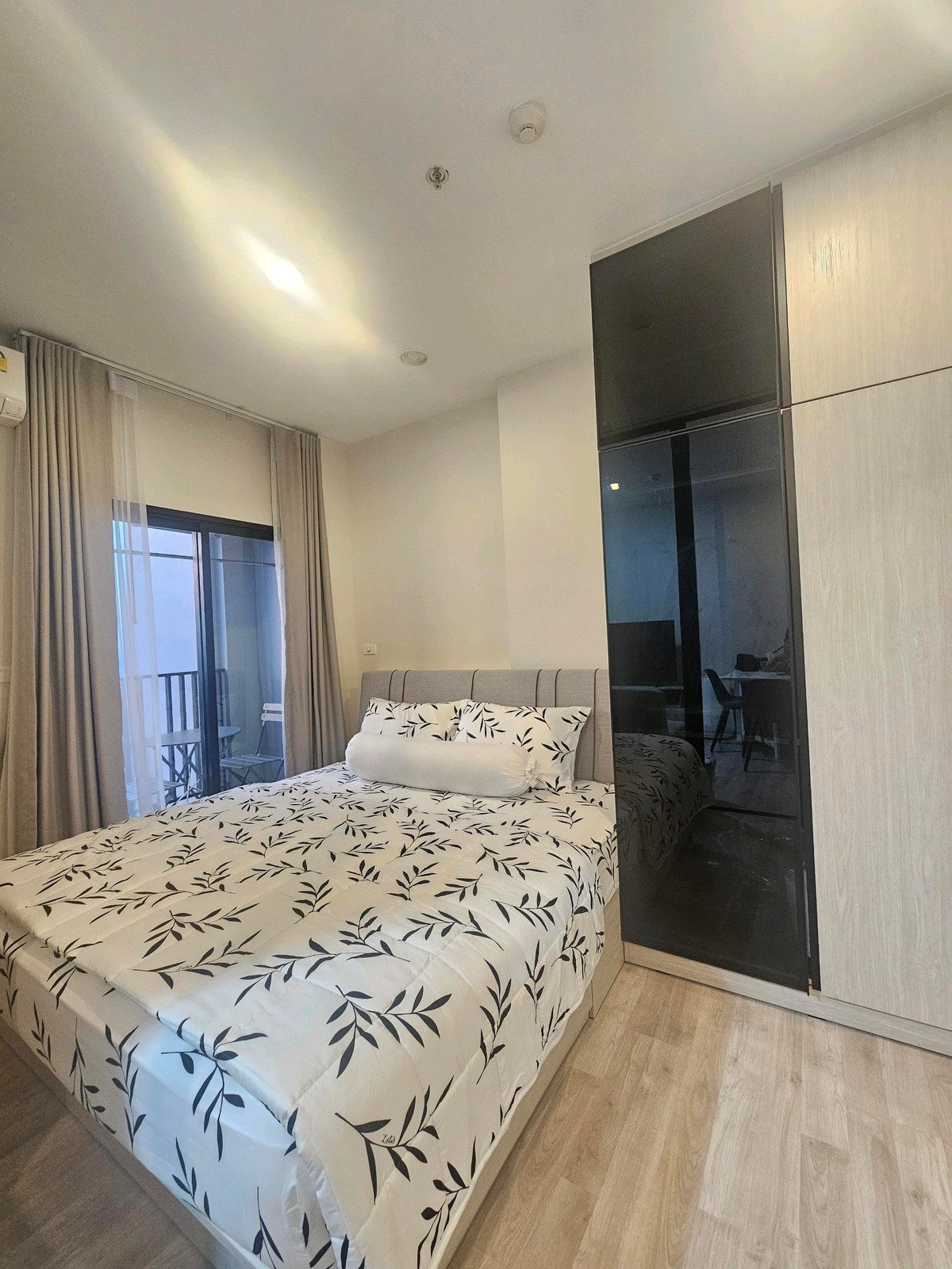 ขายคอนโดบางนา แบริ่ง ลาซาล : ห้องสวย พร้อมอยู่ ชั้น 28 ขนาด 1 นอน 1 น้ำ 35 ตรม.
✨ วิวสระ + วิวเมือง + วิวหมู่บ้านเลคไซด์ วิลล่า (โล่ง ไม่บล็อก)