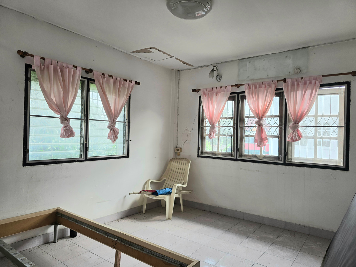 ขายทาวน์โฮมลาดพร้าว101 แฮปปี้แลนด์ : ขายทาวน์เฮ้าส์ 2 ชั้น หมู่บ้านเย็นสุข ลาดพร้าว 87 หลังริม