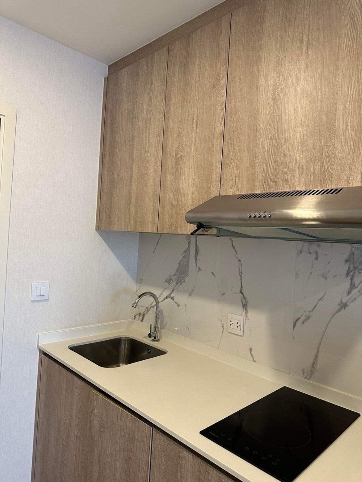 ให้เช่าคอนโดอ่อนนุช อุดมสุข : ให้เช่า IKON S77 คอนโดใกล้ BTS Onnut ขนาด30ตร.ม ตึกA ชั้น8 เงียบสงบเฟอร์นิเจอร์และเครื่องใช้ไฟฟ้าครบ มีรถรับส่งของโครงการไปBTS พร้อมเข้าอยู่ ราคา 13,000 บาท 