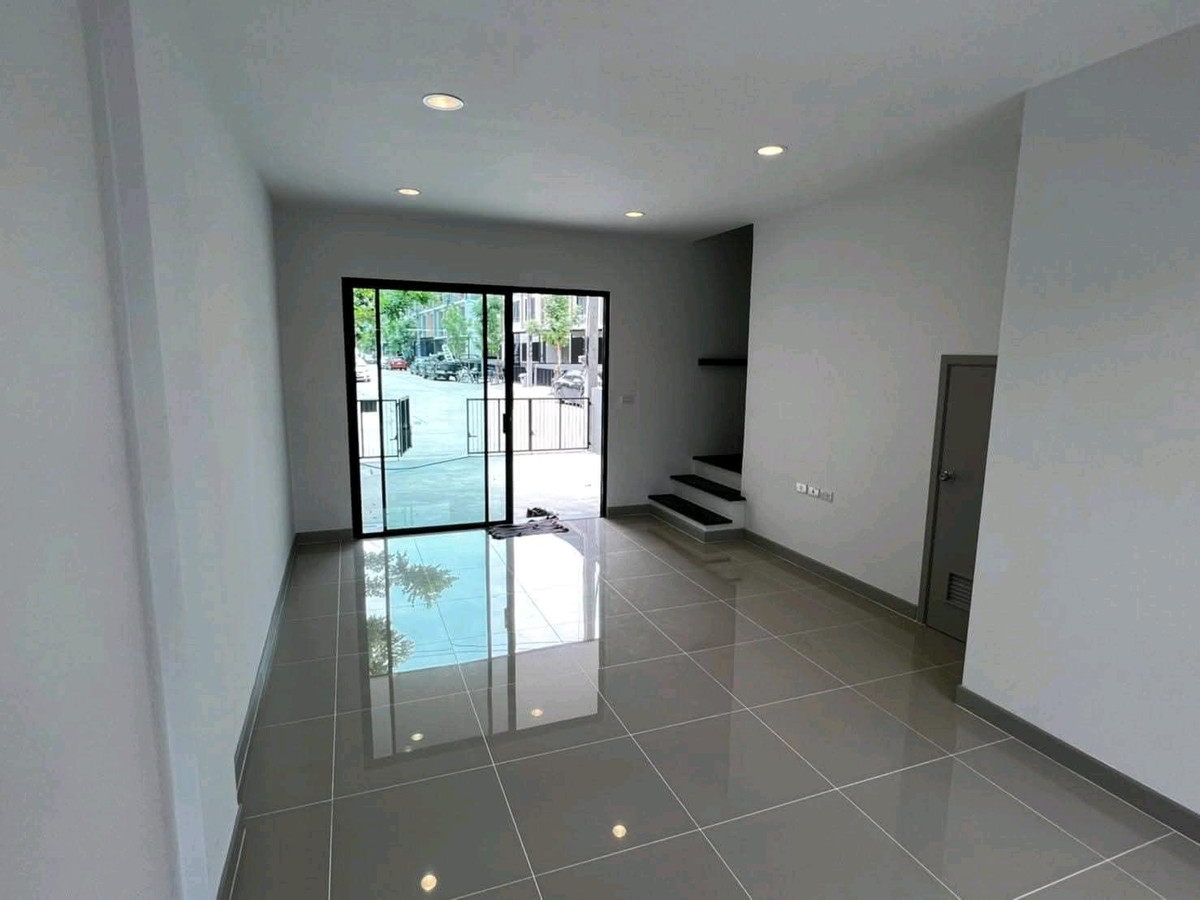 ให้เช่าทาวน์โฮมนวมินทร์ รามอินทรา : 🏡 ทาวน์โฮม 3 ชั้น หลังใหญ่ ติดถนนเมน ทำเลศักยภาพ ทำเลดี ใกล้ทางด่วน + รถไฟฟ้า เดินทางสะดวกสุดๆ