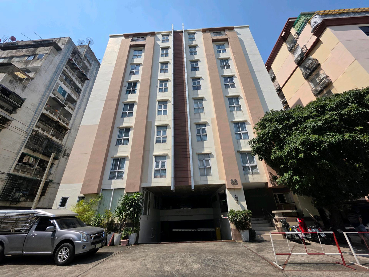 For SaleCondoSapankwai,Jatujak : For sale: Maison de Ville Pradipat 25, spacious room 32 sq m, near BTS Saphan Khwai, good location, affordable price.