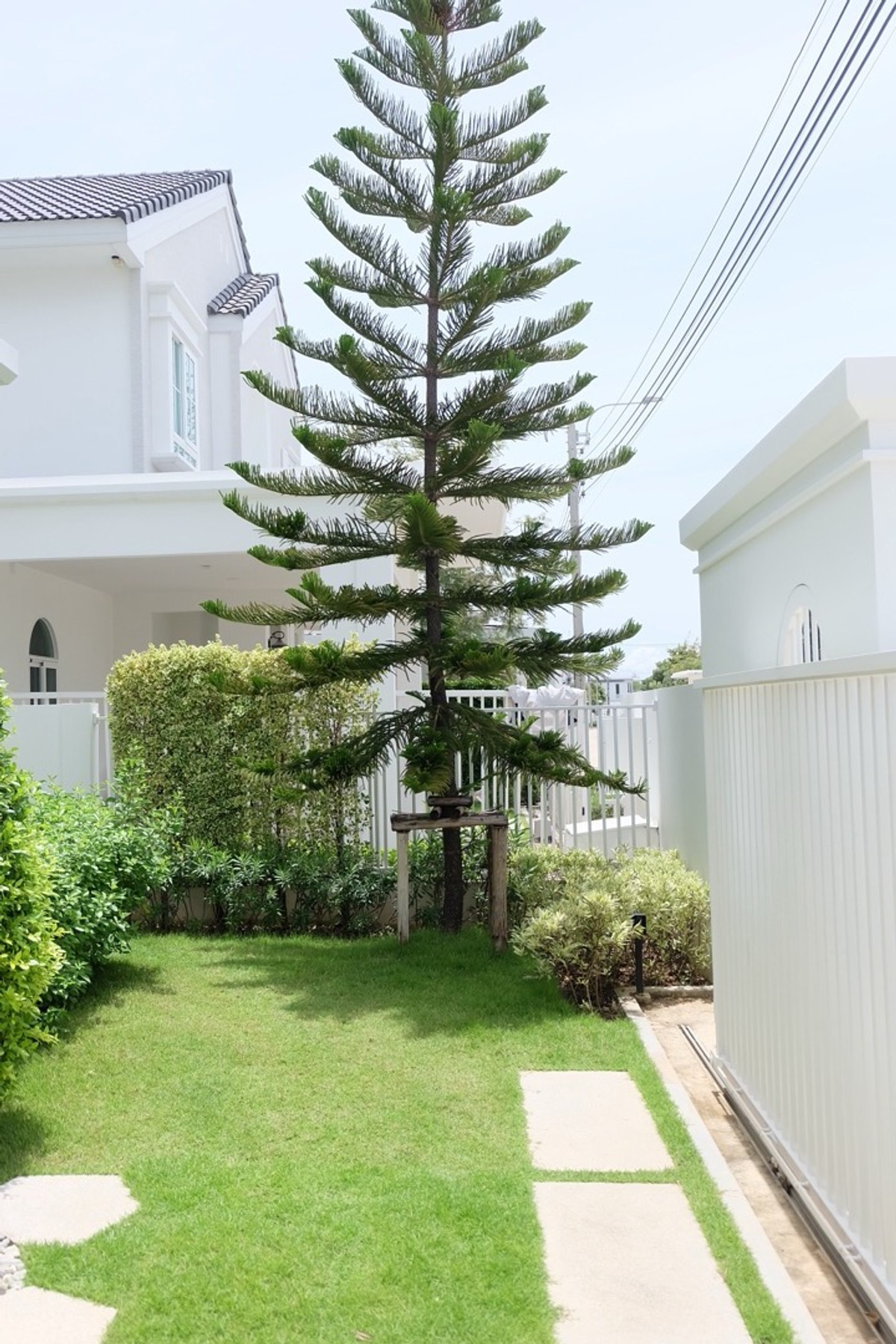 ให้เช่าบ้านบางนา แบริ่ง ลาซาล : RH033126 ให้เช่า บ้านใหม่ 2 ชั้น 3 ห้องนอน fully furnished at Chaiyapruek Bangna KM.15