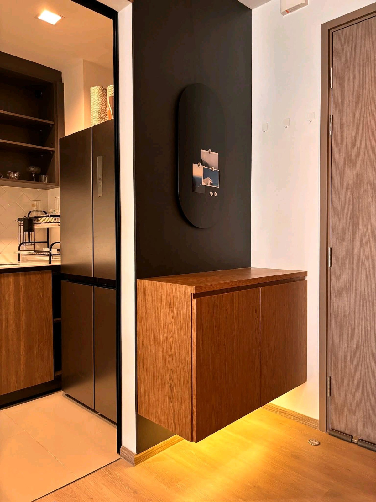 For RentCondoLadprao, Central Ladprao : 🚇 Near MRT Phaholyothin 
 The Line Phaholyothin Park (The Line Phaholyothin Park) 🌿✨ 
 Beautiful condo, good location, near the BTS, room ready to move in, make an appointment to view!