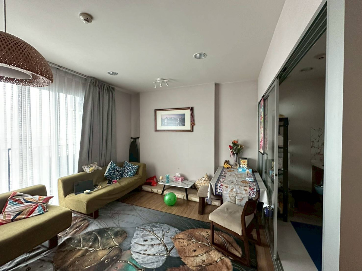 For SaleCondoSathorn, Narathiwat : Nice condo for sale In the heart of Sathorn-Chan Road, high floor, beautiful open view, best position.