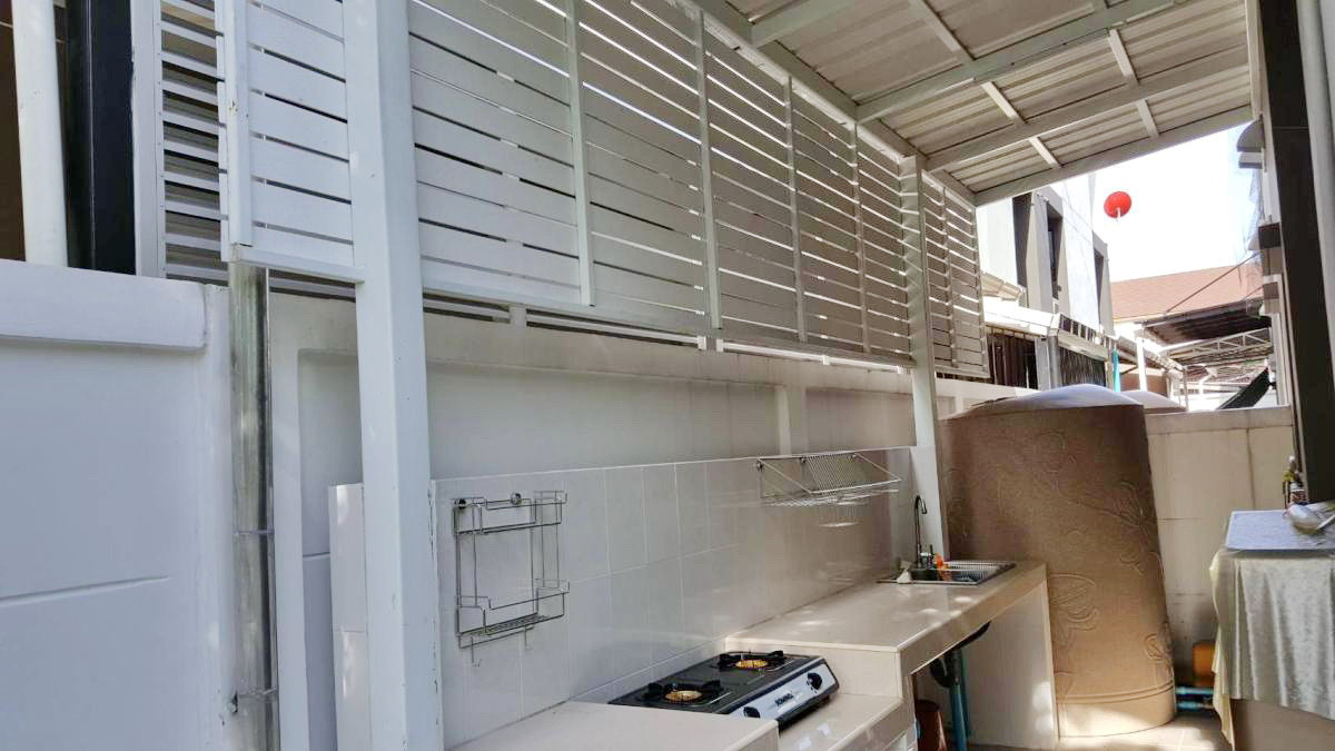 ให้เช่าทาวน์โฮมบางซื่อ วงศ์สว่าง เตาปูน : ให้เช่า บ้านทาวน์โฮมพร้อมเฟอร์นิเจอร์ บิ้วอิน หลังมุม หมู่บ้านฟลอร่าวงศ์สว่าง 