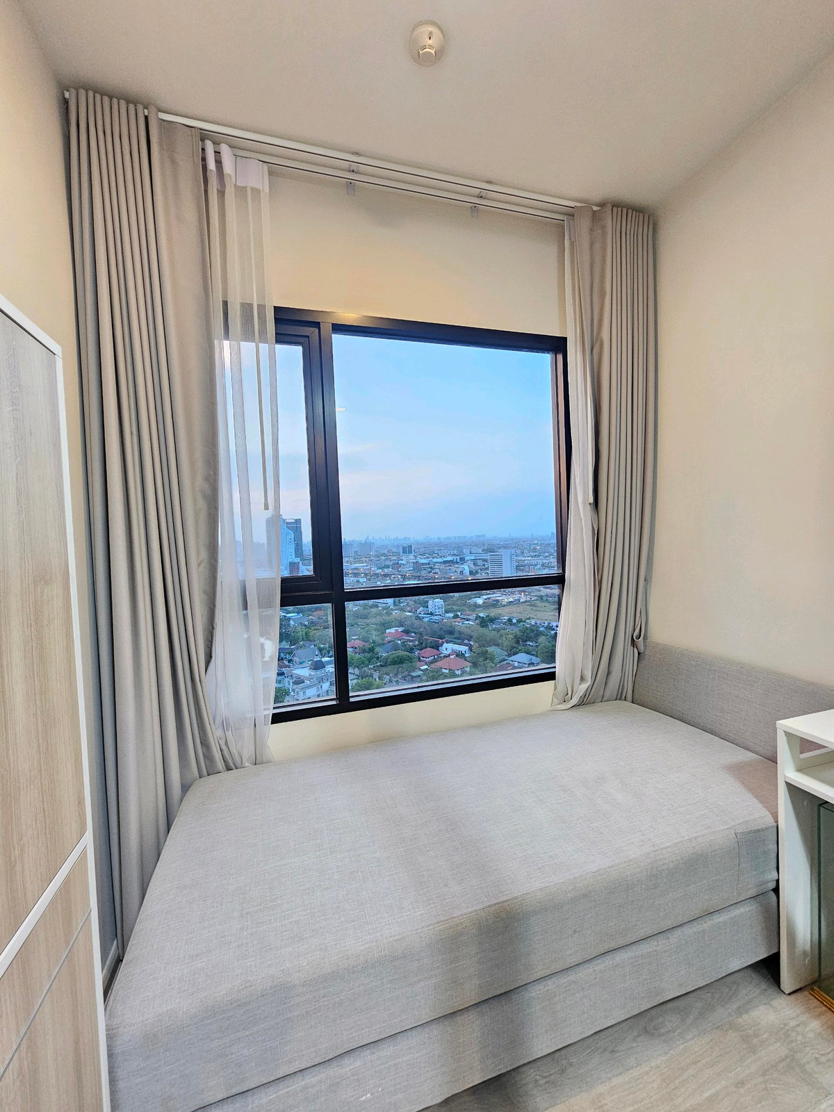 ขายคอนโดบางนา แบริ่ง ลาซาล : ห้องสวย พร้อมอยู่ ชั้น 28 ขนาด 1 นอน 1 น้ำ 35 ตรม.
✨ วิวสระ + วิวเมือง + วิวหมู่บ้านเลคไซด์ วิลล่า (โล่ง ไม่บล็อก)