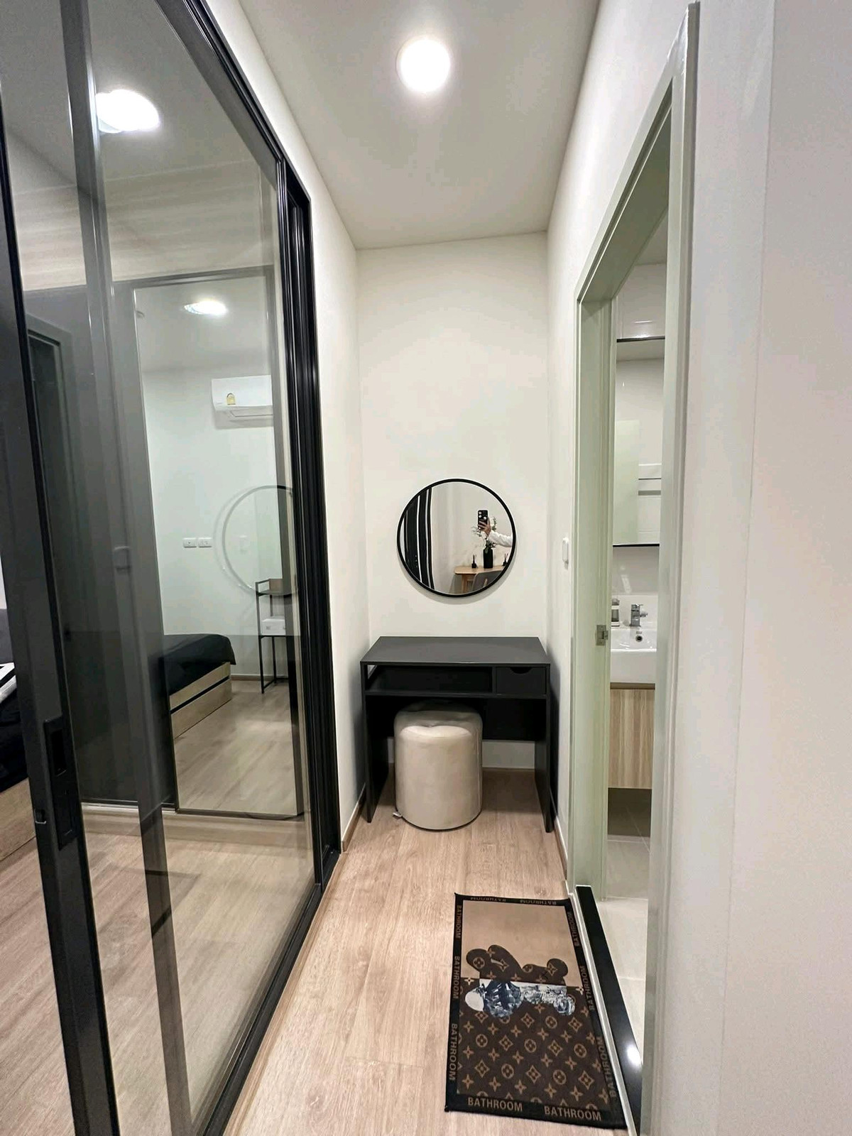 For RentCondoKasetsart, Ratchayothin : Near BTS Green Line (~1.5 Km.) Kasetsart University, Bang Khen 
 Chewathai Kaset-Nawamin | Beautiful room, balcony view, good atmosphere, ready to move in.