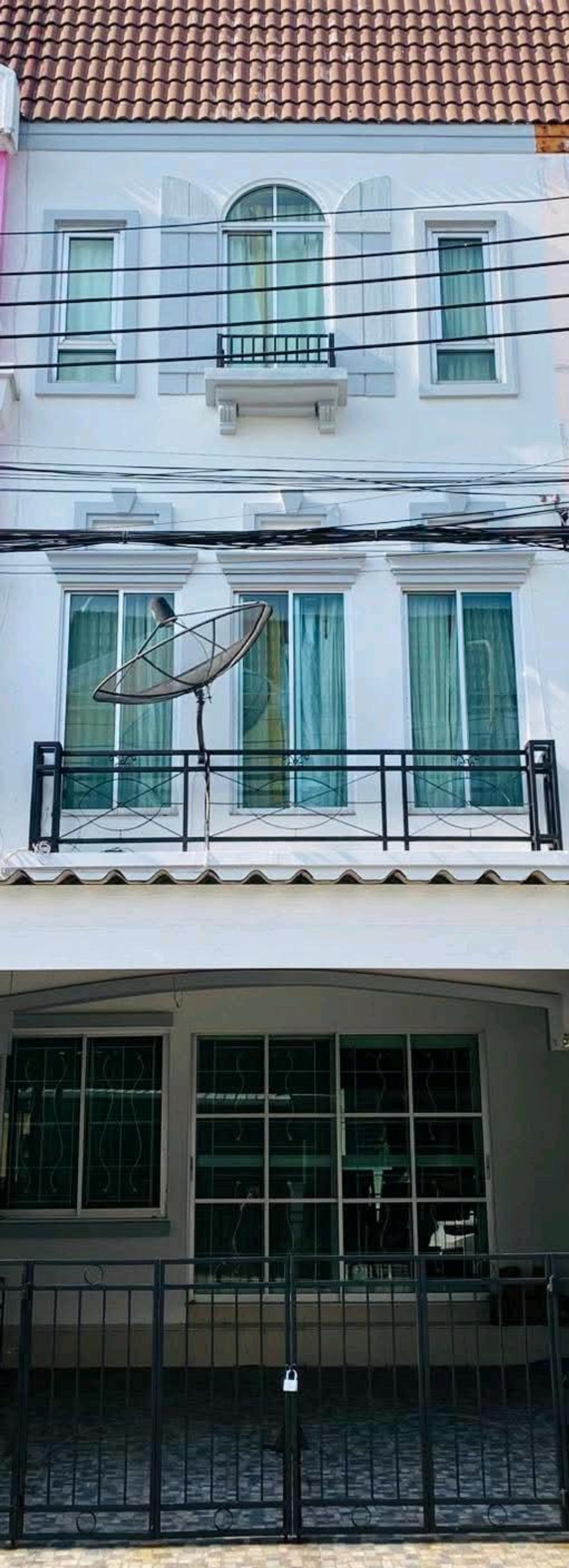 ให้เช่าทาวน์โฮมอ่อนนุช อุดมสุข : ใกล้ BTS อ่อนนุช
ให้เช่า ทาวน์โฮม 3 ชั้น ม.กลางเมือง ลูเซิร์น สุขุมวิท 77 (อ่อนนุช 46) 🌿💎