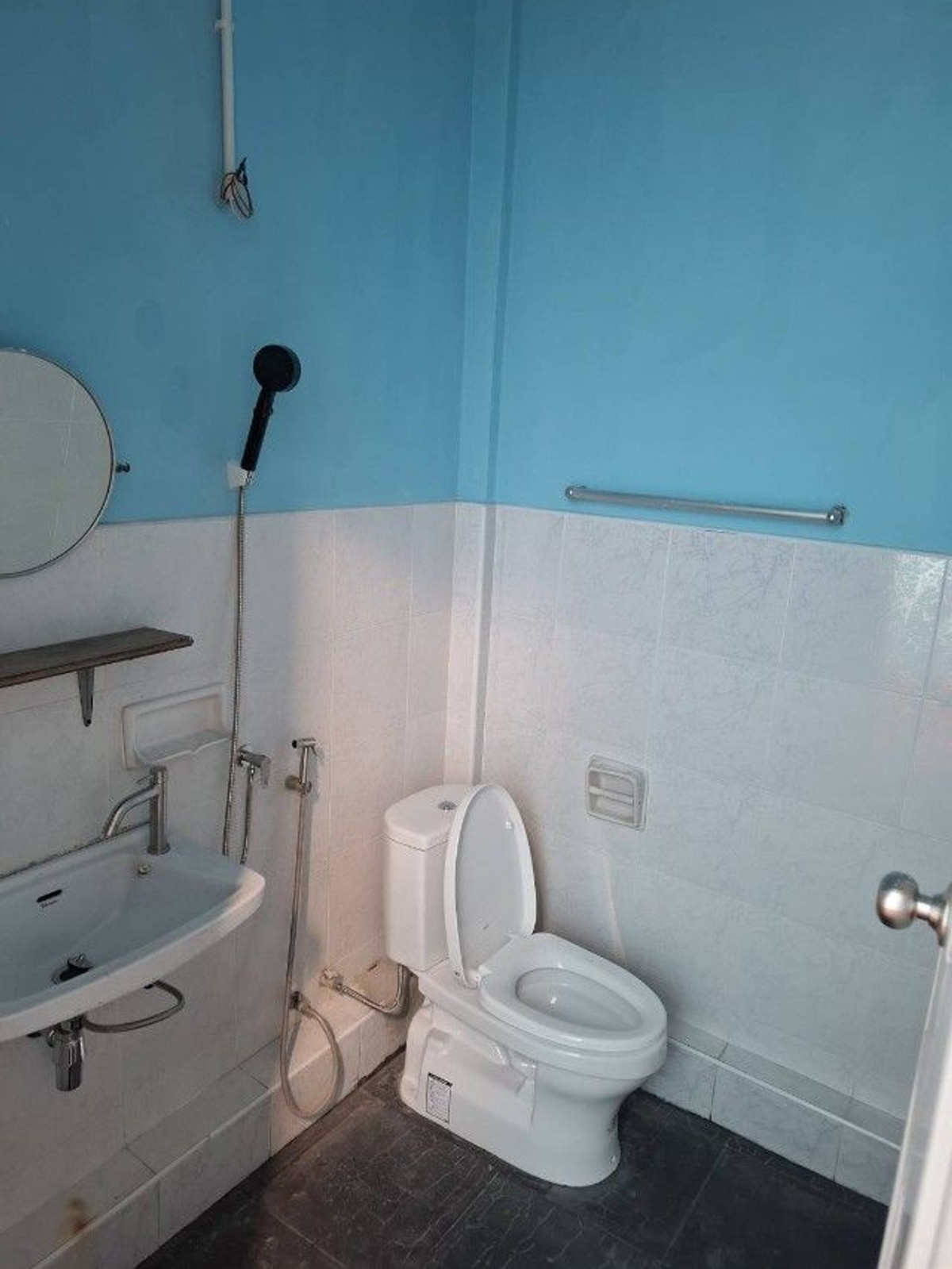 For RentTownhomePattanakan, Srinakarin : ⚡ For rent, 2-story townhome, Soi Phatthanakan 30, size 17 sq m. ⚡