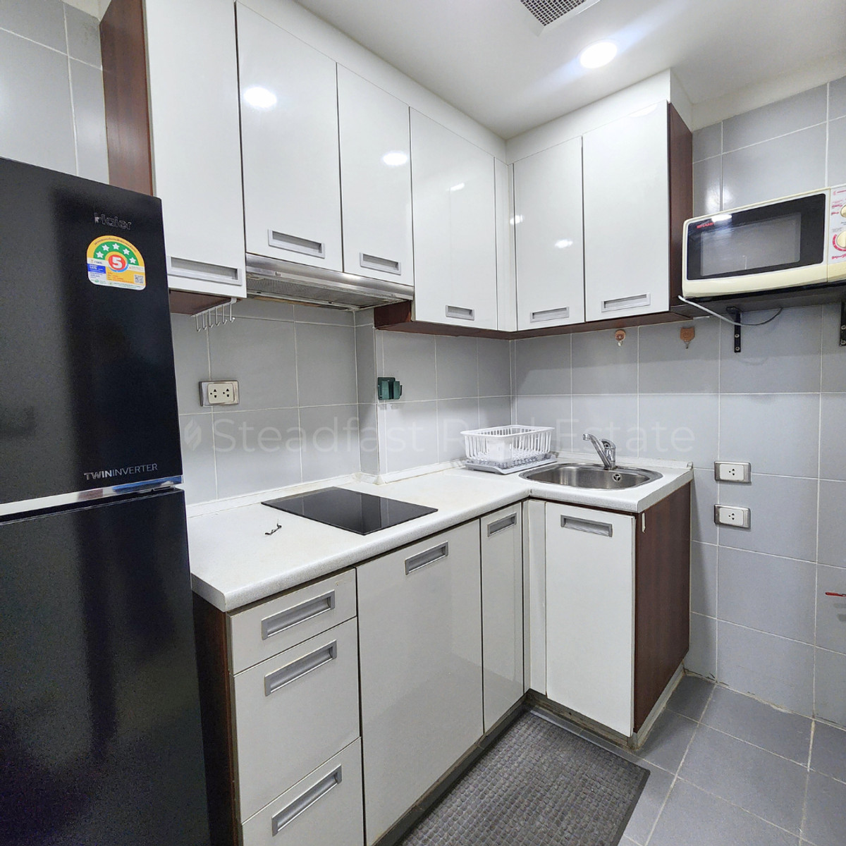 ให้เช่าคอนโดสีลม ศาลาแดง บางรัก : 🏙️ ให้เช่าคอนโดสีลม ซิตี้ รีสอร์ท เดินทางสะดวก ใกล้ BTS / MRT🚆🌳 LINE : @steadfastre