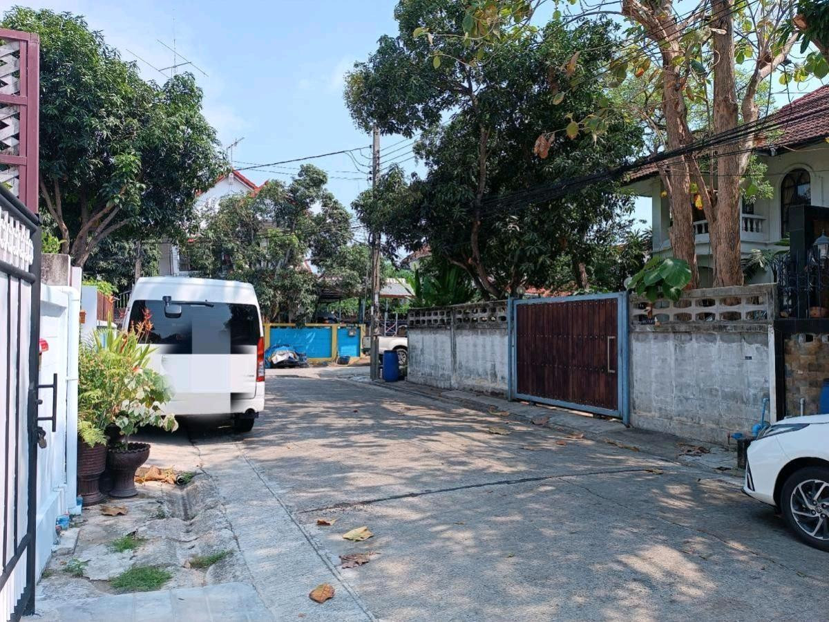 ให้เช่าบ้านสมุทรปราการ สำโรง : 🏡 ให้เช่า / ขาย บ้านเดี่ยว 2 ชั้น หมู่บ้านสุภาวัลย์
📍 หนามแดง – เทพารักษ์ 66 (ทำเลศักยภาพ)