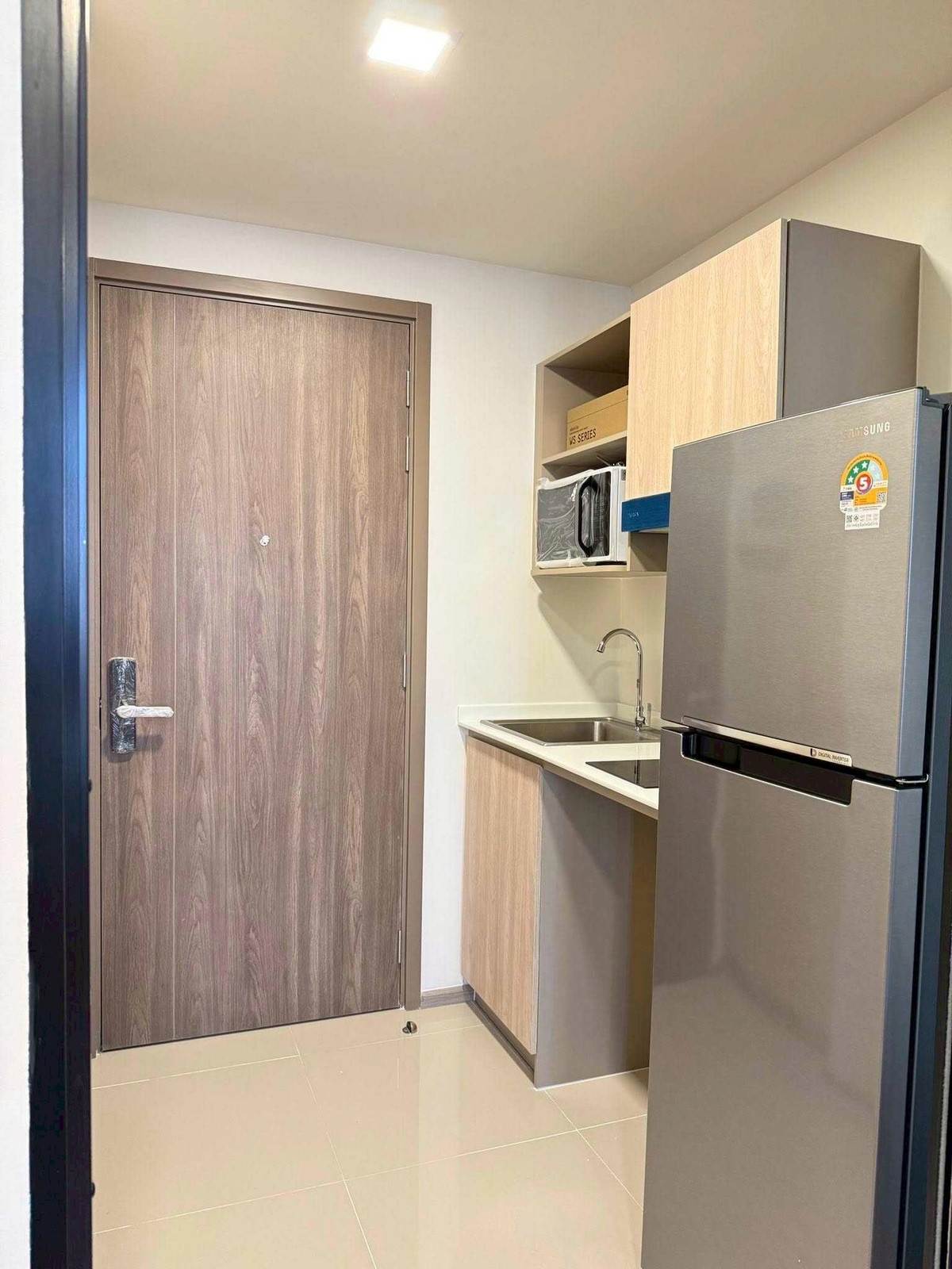 For RentCondoSamut Prakan,Samrong : 🐾🌇 Brand new room with open views, top floor @ THE MUVE Sukhumvit 107 🚆✨ Pet-friendly + free shuttle bus to BTS Bearing — convenient,ครบ everything in one place! 🐶💨