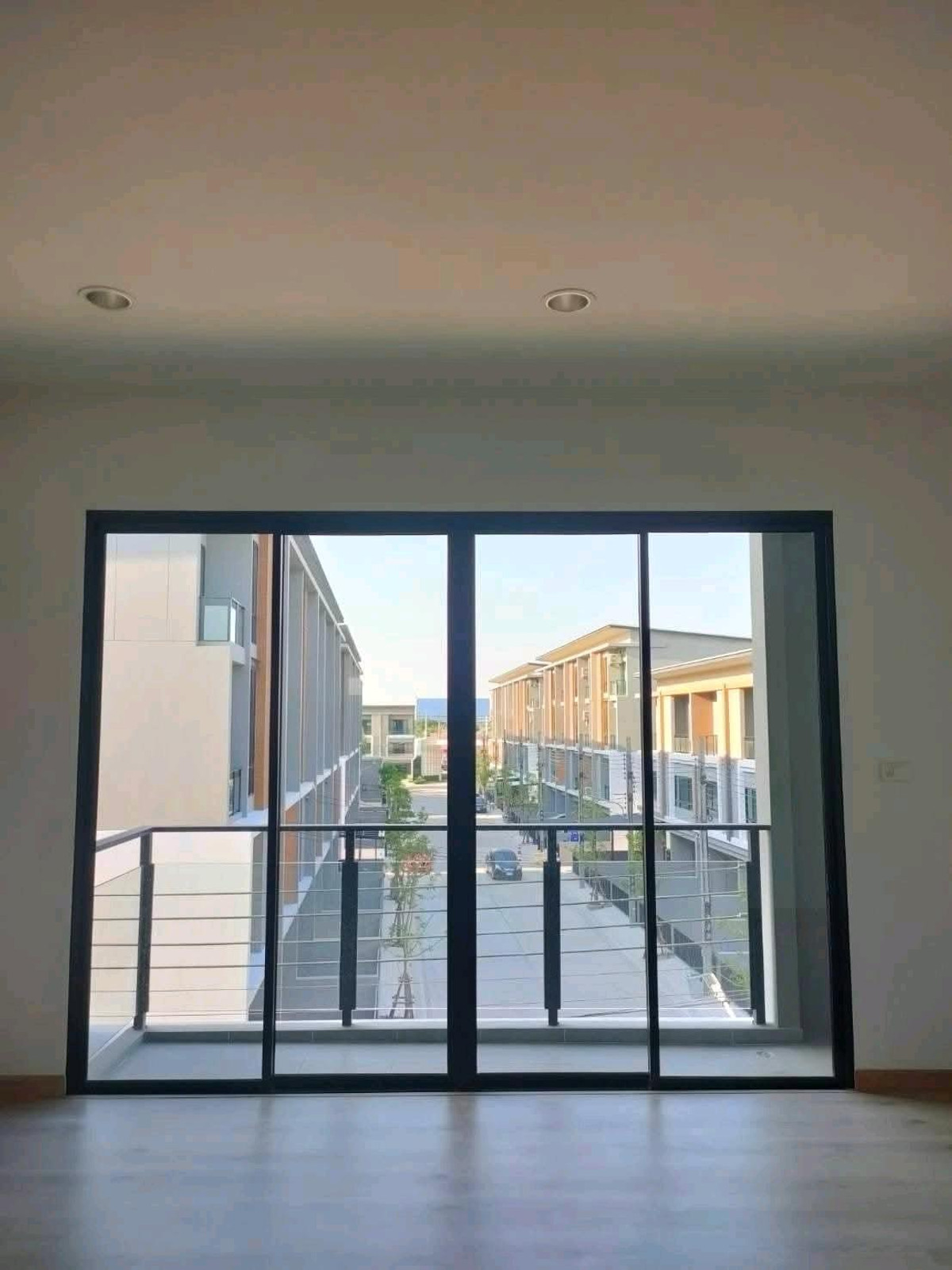 ให้เช่าทาวน์โฮมนวมินทร์ รามอินทรา : 🏡 ทาวน์โฮม 3 ชั้น หลังใหญ่ ติดถนนเมน ทำเลศักยภาพ ทำเลดี ใกล้ทางด่วน + รถไฟฟ้า เดินทางสะดวกสุดๆ