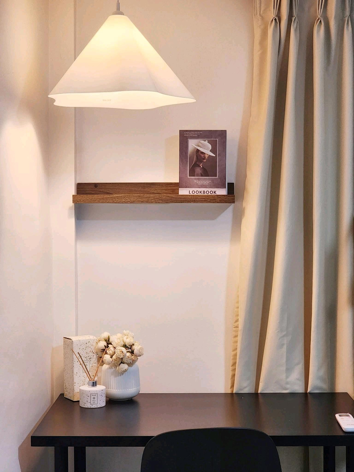 For RentHouseRatchadapisek, Huaikwang, Suttisan : 2-story detached house for rent, luxury level in the heart of Huai Khwang 🛏️ 6 bedrooms 
 🚿 4 bathrooms, near MRT Huai Khwang, furniture & electrical appliances, fully furnished, ready to move in 🛏️ 
 ▪️ Complete electrical appliances ⚡