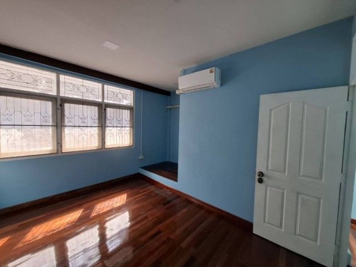 For RentTownhomePattanakan, Srinakarin : ⚡ For rent, 2-story townhome, Soi Phatthanakan 30, size 17 sq m. ⚡