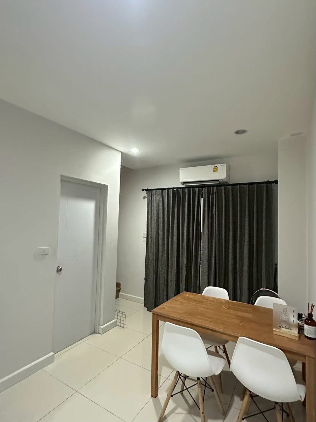 ให้เช่าทาวน์โฮมนวมินทร์ รามอินทรา : ME2500861 ให้เช่าทาวน์โฮม 2 ชั้น Verve สายไหม-พหลโยธิน บ้านใหม่ มีแอร์ มีเฟอร์