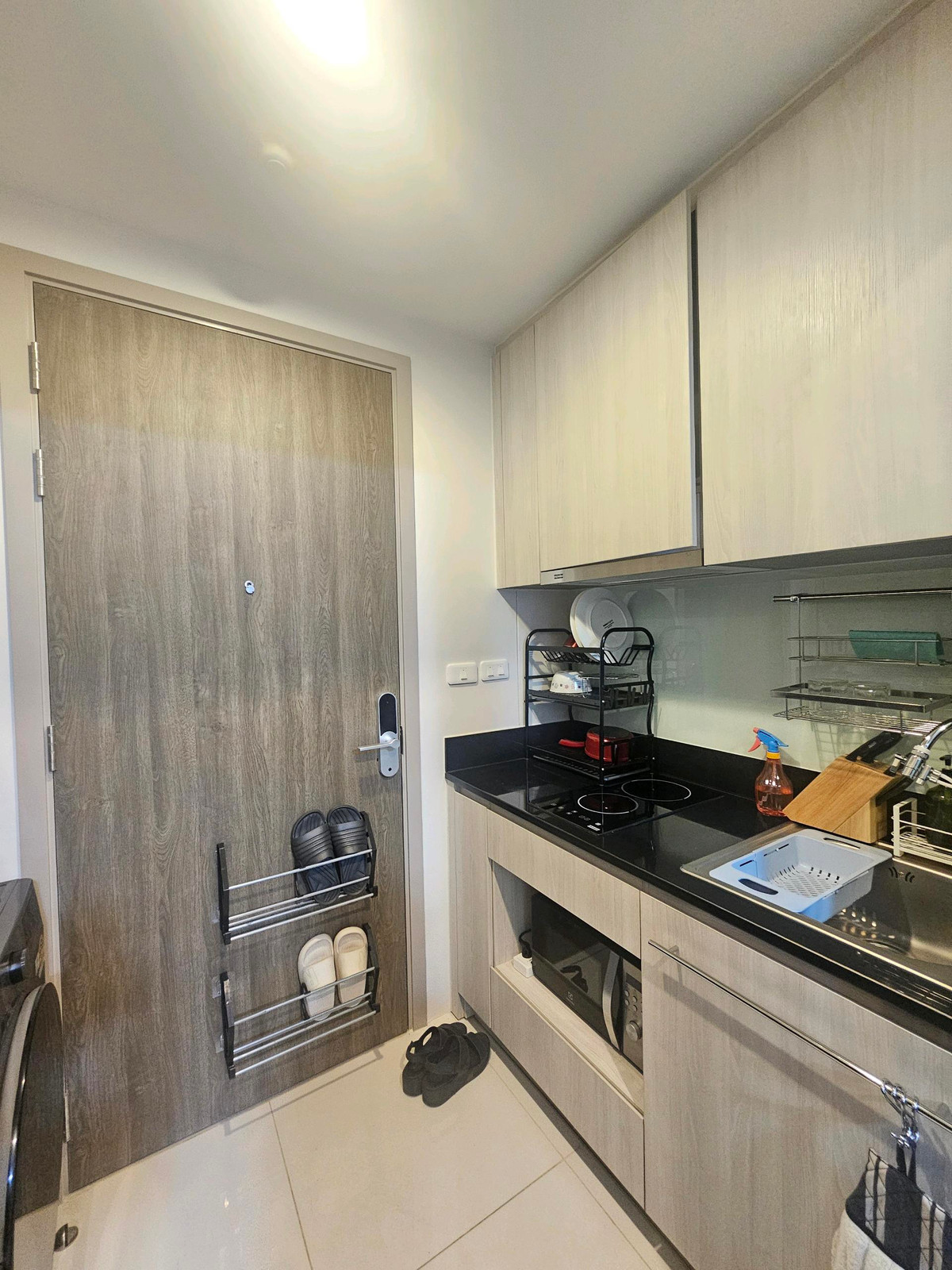 ขายคอนโดบางนา แบริ่ง ลาซาล : ห้องสวย พร้อมอยู่ ชั้น 28 ขนาด 1 นอน 1 น้ำ 35 ตรม.
✨ วิวสระ + วิวเมือง + วิวหมู่บ้านเลคไซด์ วิลล่า (โล่ง ไม่บล็อก)