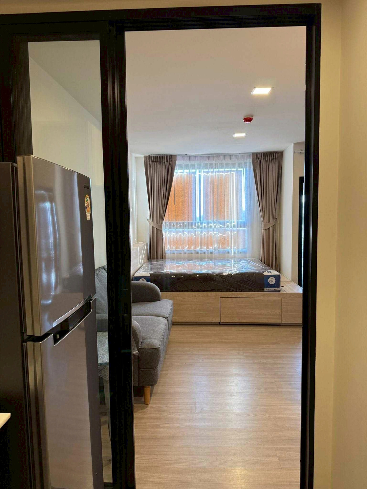 For RentCondoSamut Prakan,Samrong : 🐾🌇 Brand new room with open views, top floor @ THE MUVE Sukhumvit 107 🚆✨ Pet-friendly + free shuttle bus to BTS Bearing — convenient,ครบ everything in one place! 🐶💨