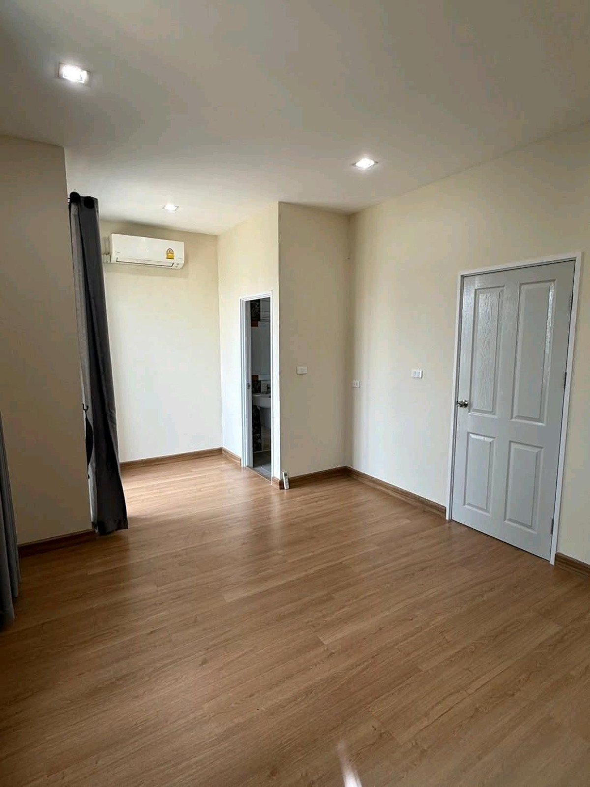 For RentTownhomeSamut Prakan,Samrong : ✨ Location Sukhumvit 76, close to the city, convenient travel, can enter and exit many routes ✨