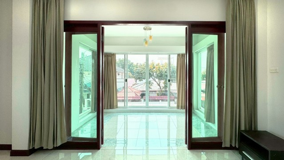 บ้านพัฒนาการ ศรีนครินทร์ : ขายและให้เช่า ม.เคหะนคร 3 พัฒนาการ 50 บ้านรีโนเวทใหม่ พร้อมเฟอร์ฯ