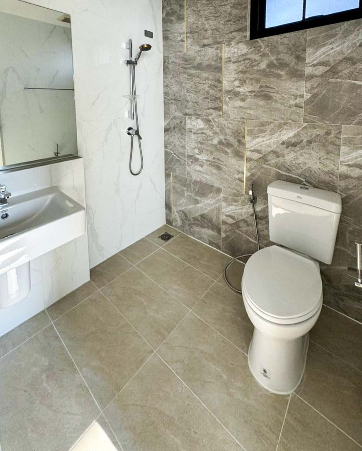 ให้เช่าทาวน์โฮมอ่อนนุช อุดมสุข : ให้เช่า บ้าน Q Prime สุขุมวิท 77 ทาวน์โฮม 3 ชั้น หลังมุม แบบ 3 นอน 4 น้ำ 46 ตรว 180 ตรม พร้อมเฟอร์ ใกล้ MRT ศรีนุช อ่อนนุช ศรีนครินทร์ อุดมสุข พัฒนาการ: KT26R-006