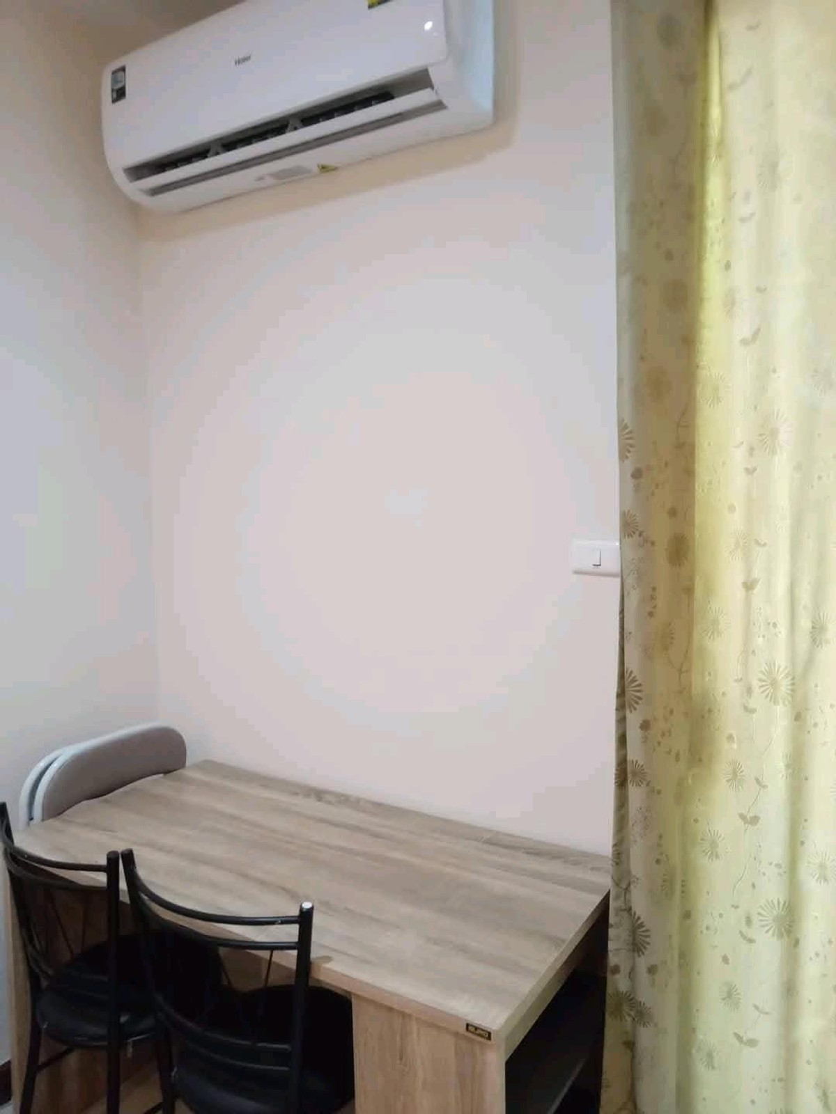 For RentCondoRatchathewi,Phayathai : Prime location near BTS Ratchathewi, convenient travel, near Siam, Fully Furnished, ready to move in immediately.