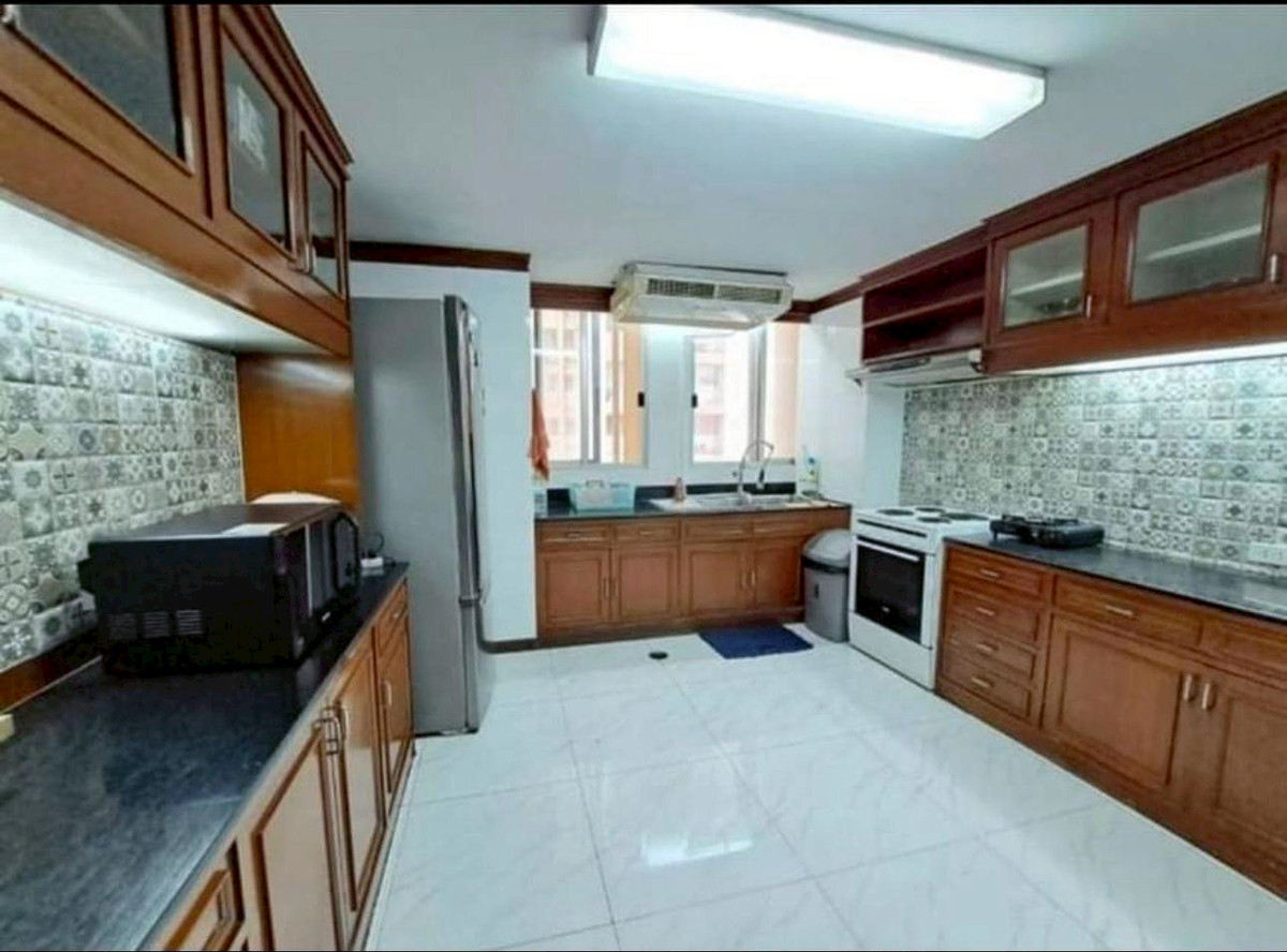 ให้เช่าคอนโดสุขุมวิท อโศก ทองหล่อ : LTH14719 – Condo for Rent | Taiping Towers | 252 sqm | 4 Bedrooms 3 Bathrooms | Spacious Layout Best Value | Near BTS Ekkamai | 60,000 THB/month | คอนโดเช่าสุดคาสสิค  Taiping Towers ขนาดใหญ่ 252 ตร.ม. 4นอน 3น้ำ ใกล้ BTS เอกมัย ราคา 60,000 บาท/เดือน