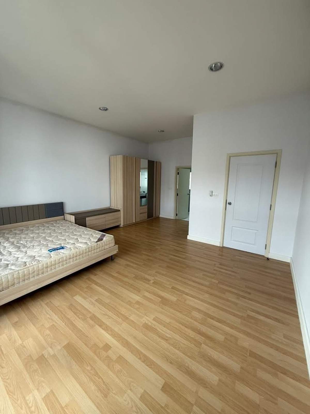 ให้เช่าทาวน์โฮมบางซื่อ วงศ์สว่าง เตาปูน : 💥CP-10466💥ให้เช่า  ทาวน์โฮม 3 ชั้น  โครงการ ฟลอร่า วงศ์สว่าง ใกล้รถไฟฟ้า สถานีแยกติวานนท์ 500 เมตรเท่านั้น!👉แอดไลน์ @goodcondo