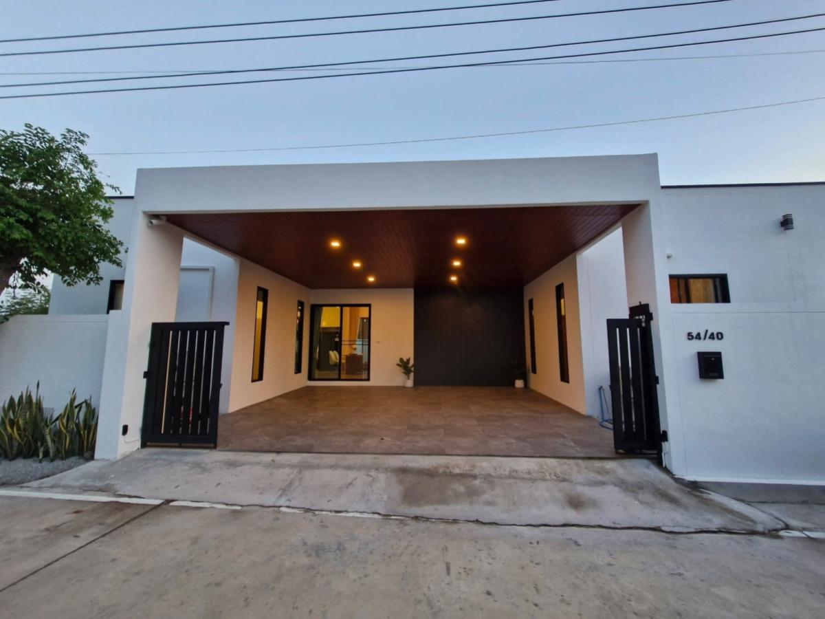 For SaleHousePattaya, Bangsaen, Chonburi : Detacted house with swimming pool in Pattaya