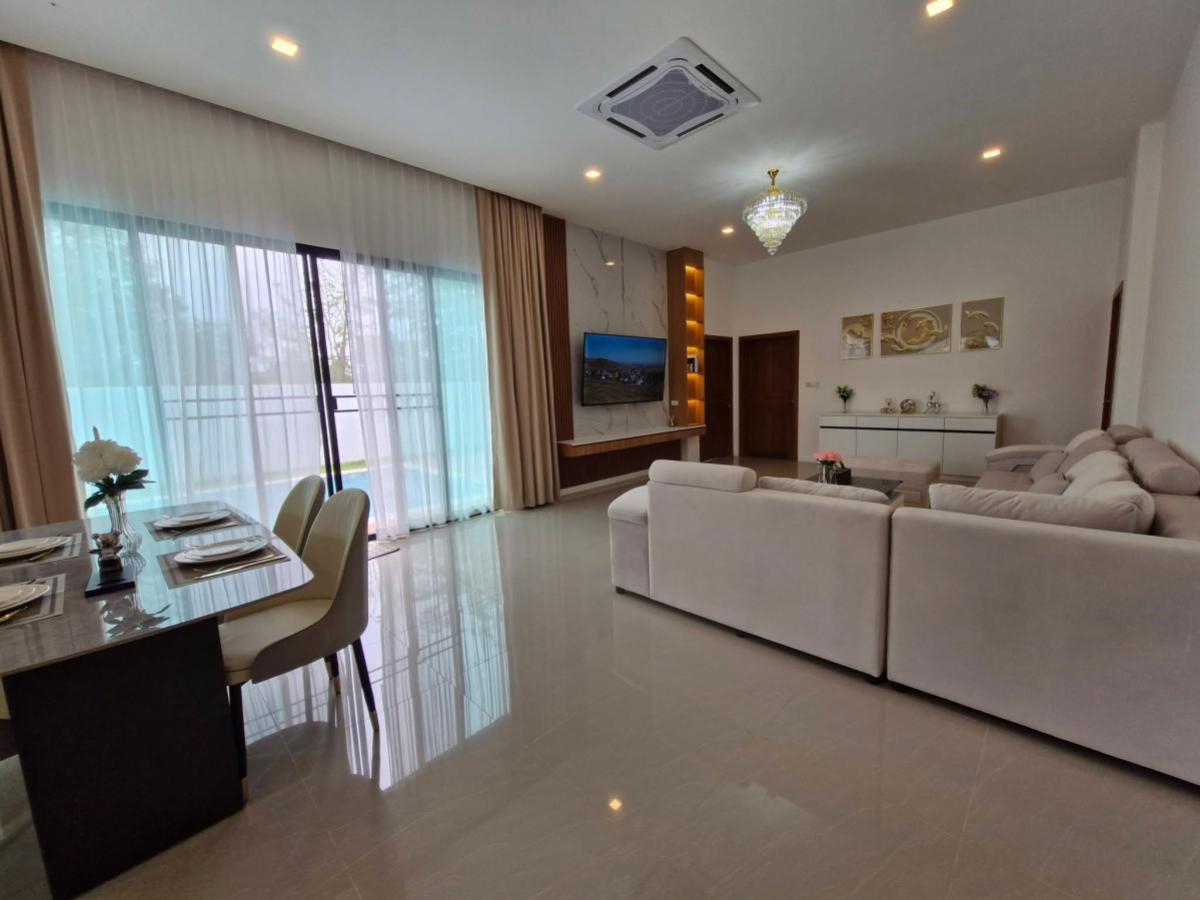 For SaleHousePattaya, Bangsaen, Chonburi : Detacted house with swimming pool in Pattaya