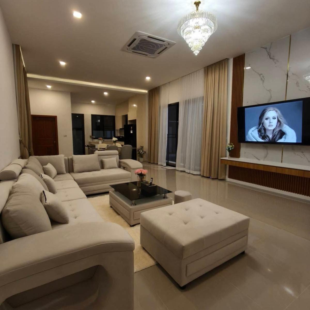 For SaleHousePattaya, Bangsaen, Chonburi : Detacted house with swimming pool in Pattaya