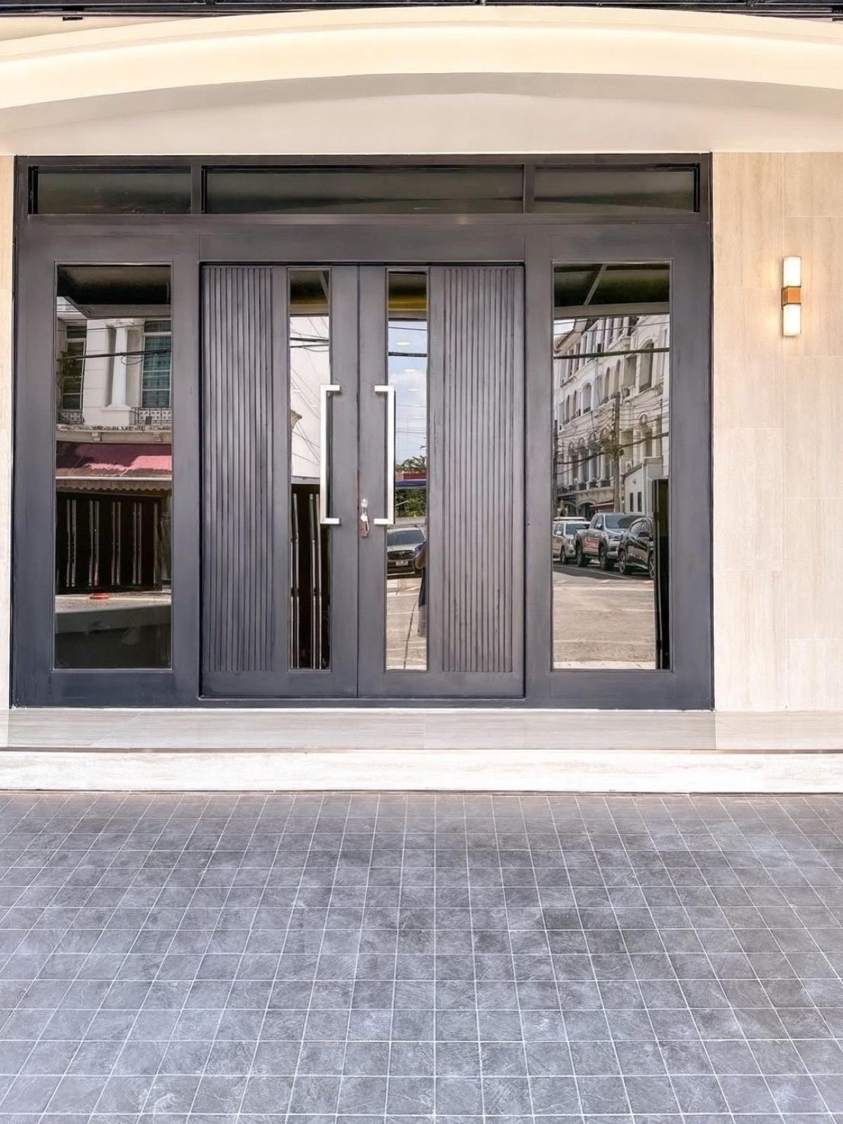 ขายทาวน์โฮมเลียบทางด่วนรามอินทรา : ขายบ้าน  ทาวน์เฮ้าส์/ทาวน์โฮม บ้านกลางเมือง  พระราม 9 - ลาดพร้าว รีโนเวทใหม่ MRT-ลาดพร้าว 71 (สายสีเหลือง) วังทองหลาง เขต วังทองหลาง กรุงเทพ CX-149441